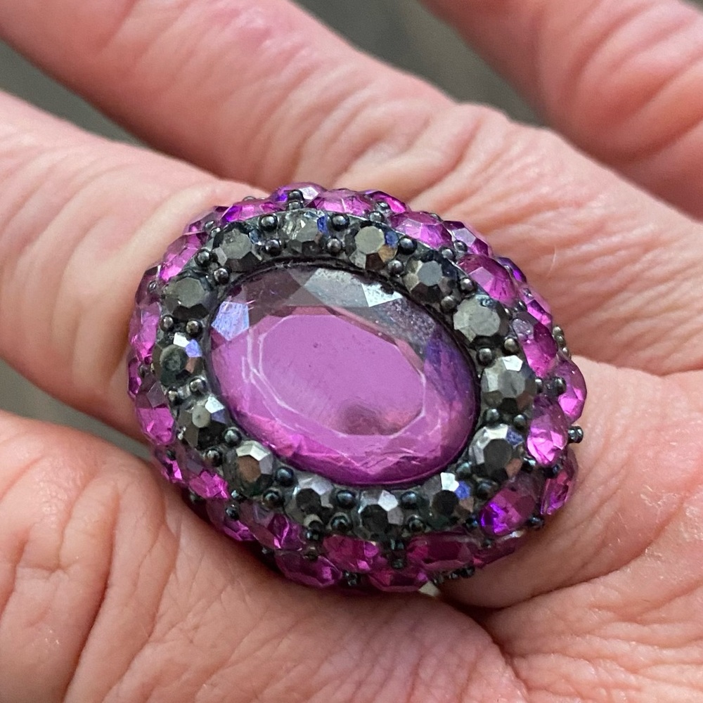 Gorgeous purple fashion jewelry ring